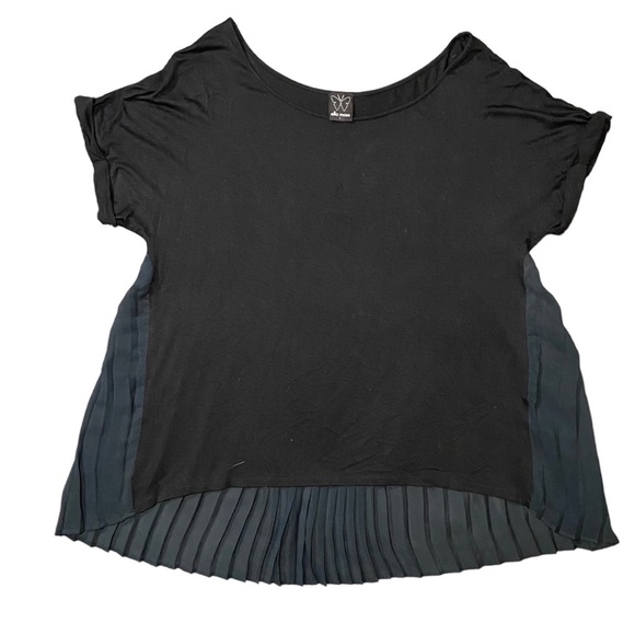 Black tshirt sheer back - Picture 2 of 4